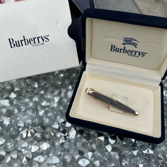 🔹️BURBERRYS🔹️ VINTAGE TIE PIN/ clip WITH CASE ✨️🖤 - Picture 7 of 9